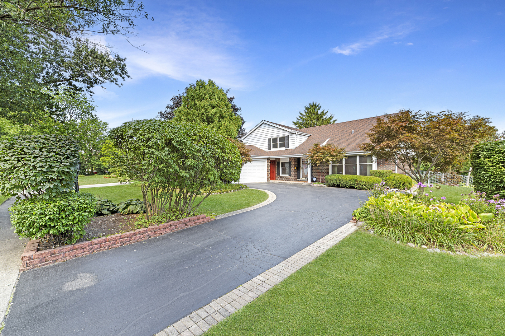 Glenview, Illinois, 60026, United States, 5 Bedrooms Bedrooms, ,3 BathroomsBathrooms,Residential,For Sale,1940344