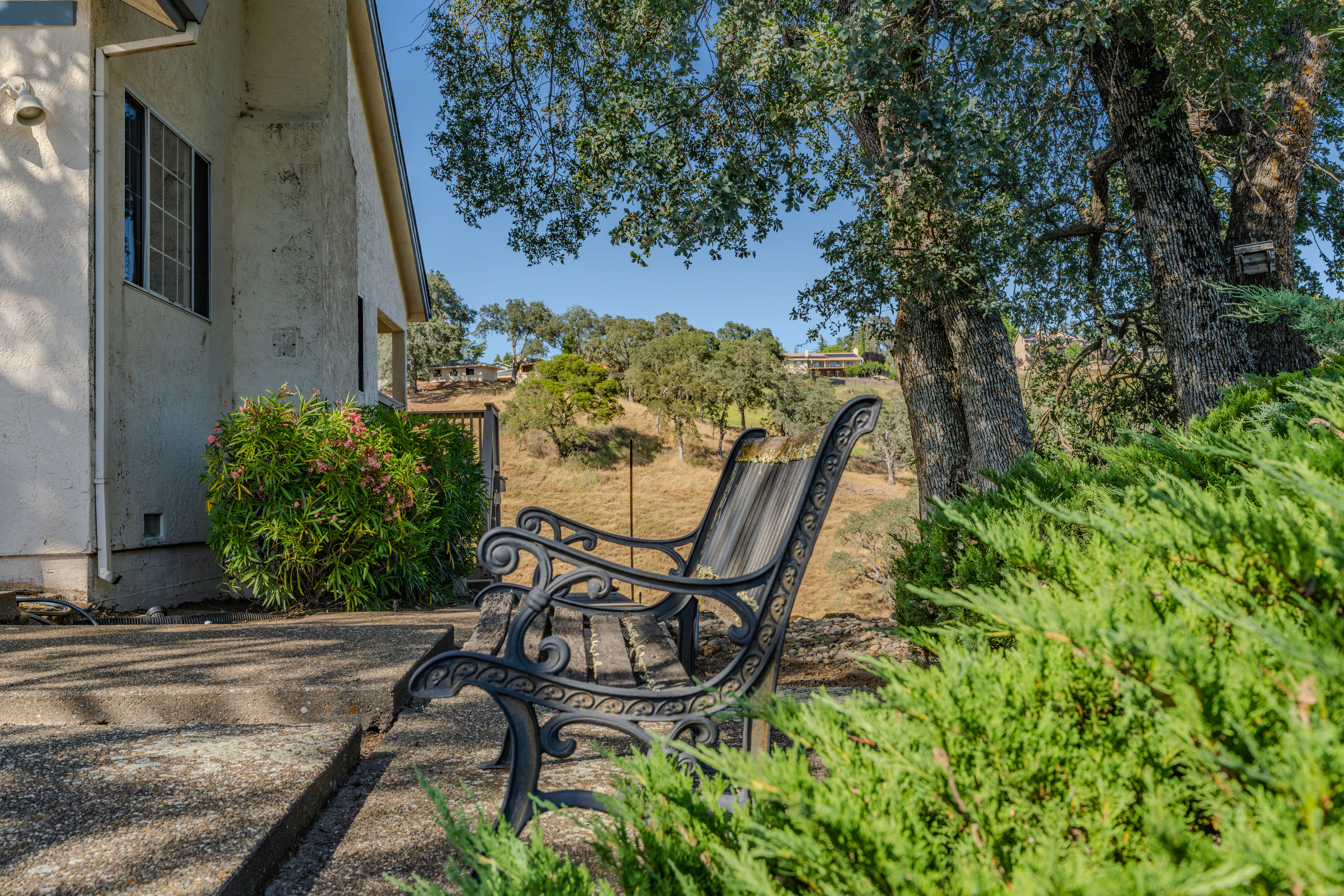  Spacious Sutter Creek Home with Hillside Views and Endless Potential - 物件實景