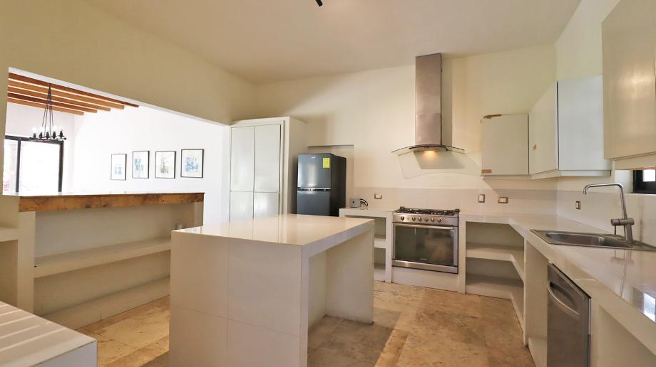 Lázaro Cárdenas, Michoacán, 60982, Mexico, 4 Bedrooms Bedrooms, ,4 BathroomsBathrooms,Residential,For Sale,1728978