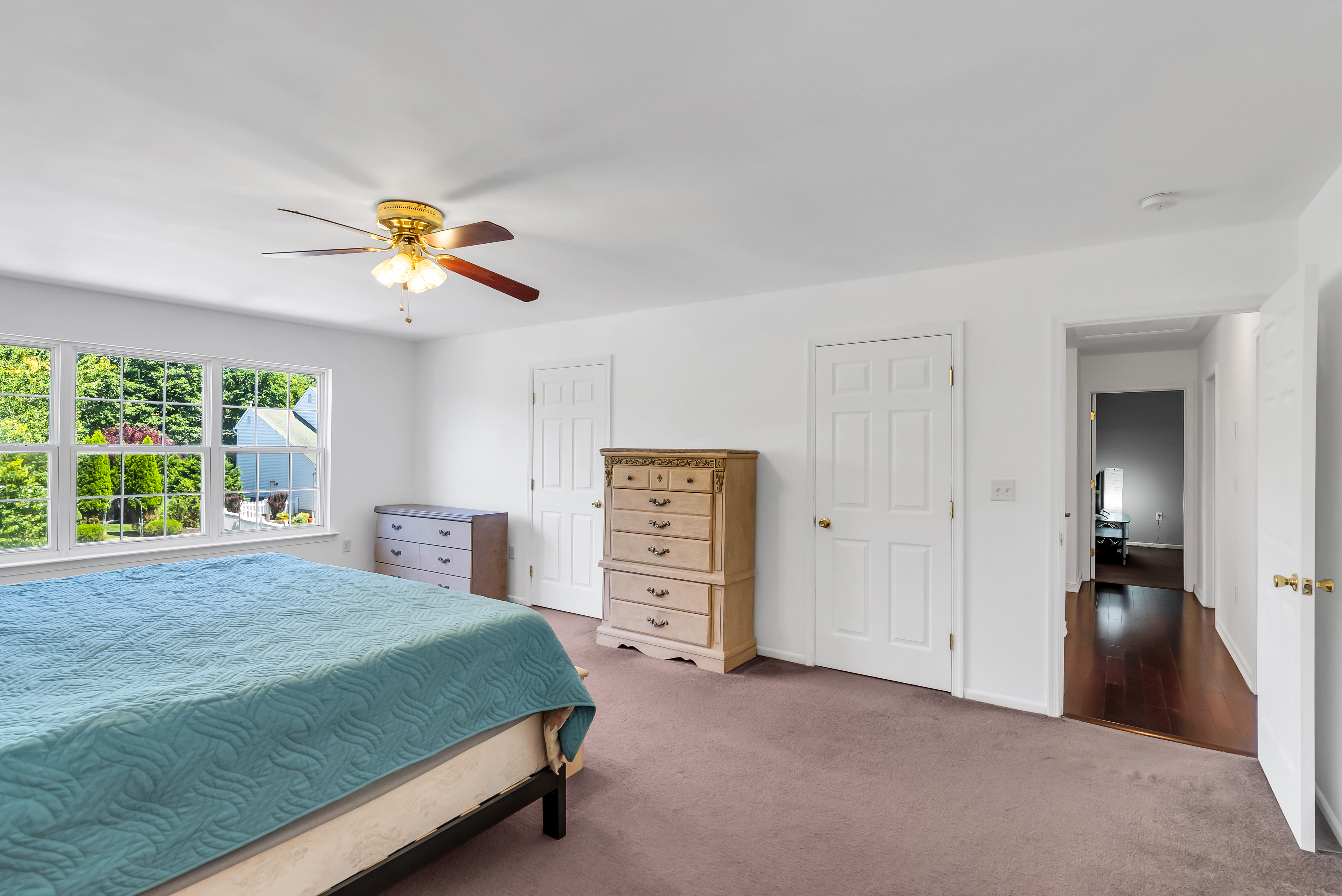  Woodland Hills Colonial Opportunity - 物件實景