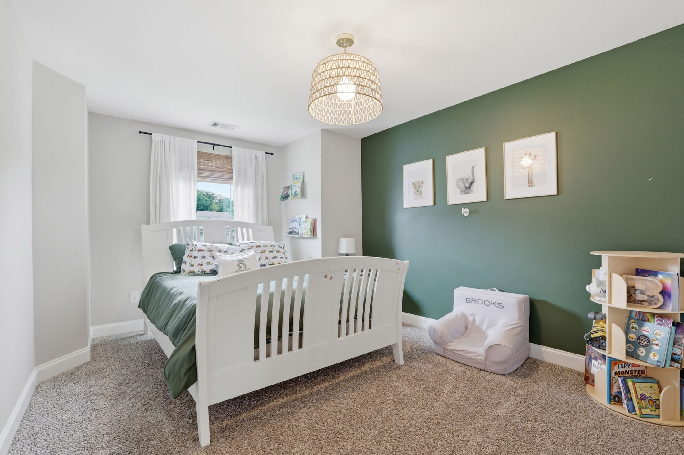  Beautifully Maintained Home in One of Cumming