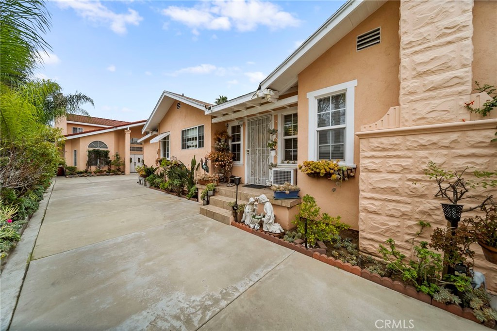 Los Angeles, California, 90041, United States, ,Residential,For Sale,2013561