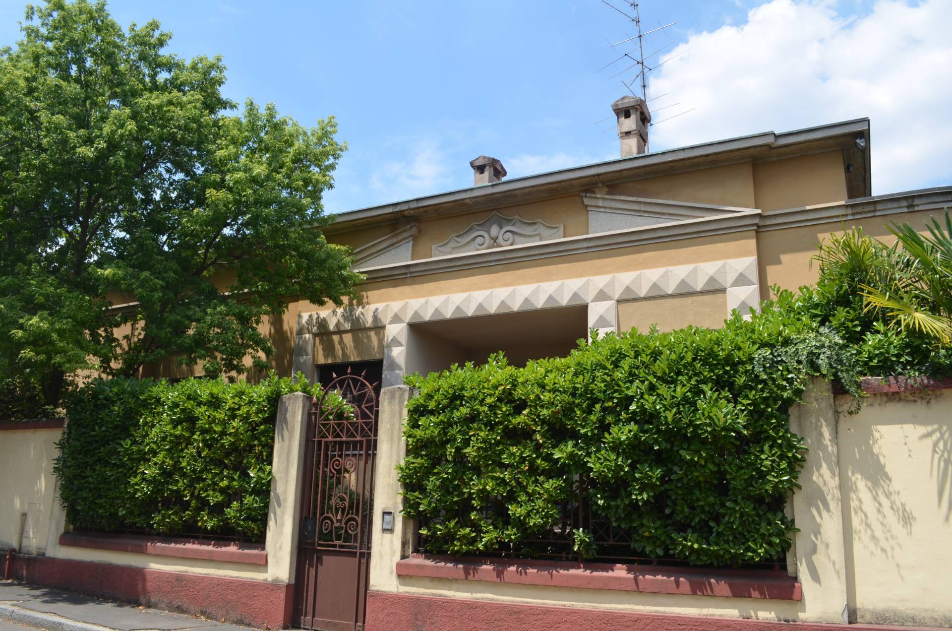 Legnano, Milano, 20025, IT, 4 Bedrooms Bedrooms, ,3 BathroomsBathrooms,Residential,For Sale,1949869