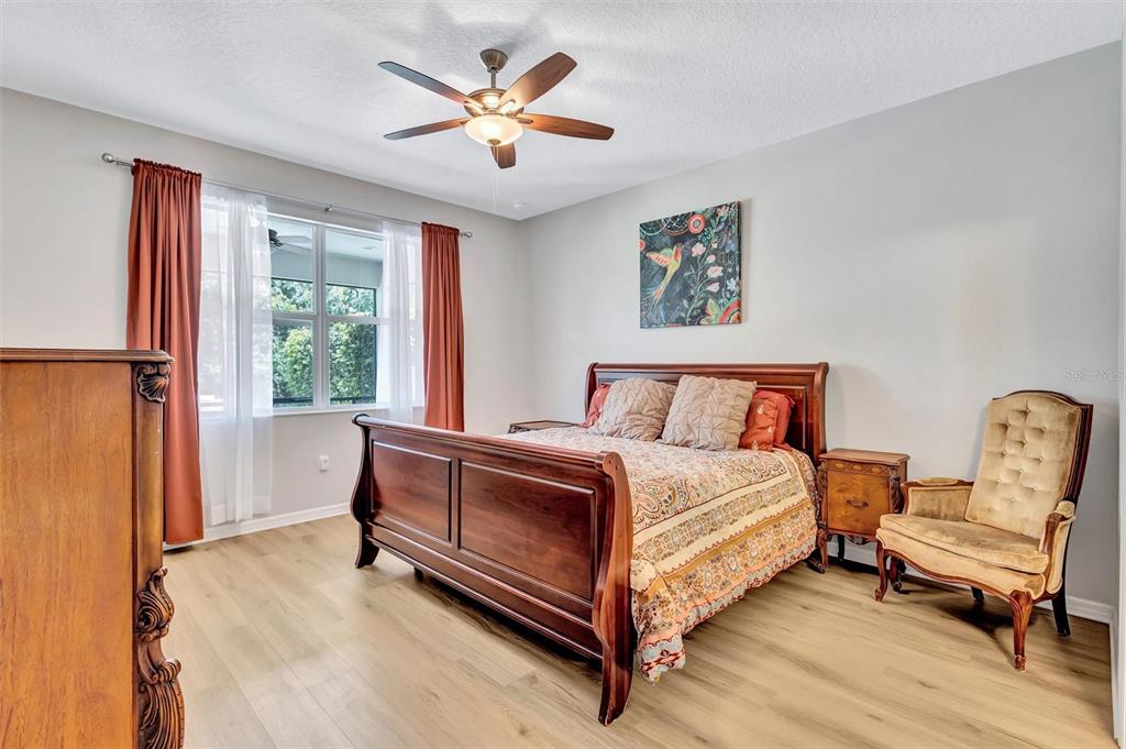 Bradenton, Florida, 34212, United States, 2 Bedrooms Bedrooms, ,2 BathroomsBathrooms,Residential,For Sale,1891618