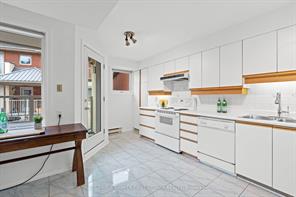 Ottawa, Ontario, K1N 9N7, CA, 2 Bedrooms Bedrooms, ,3 BathroomsBathrooms,Residential,For Sale,1966889