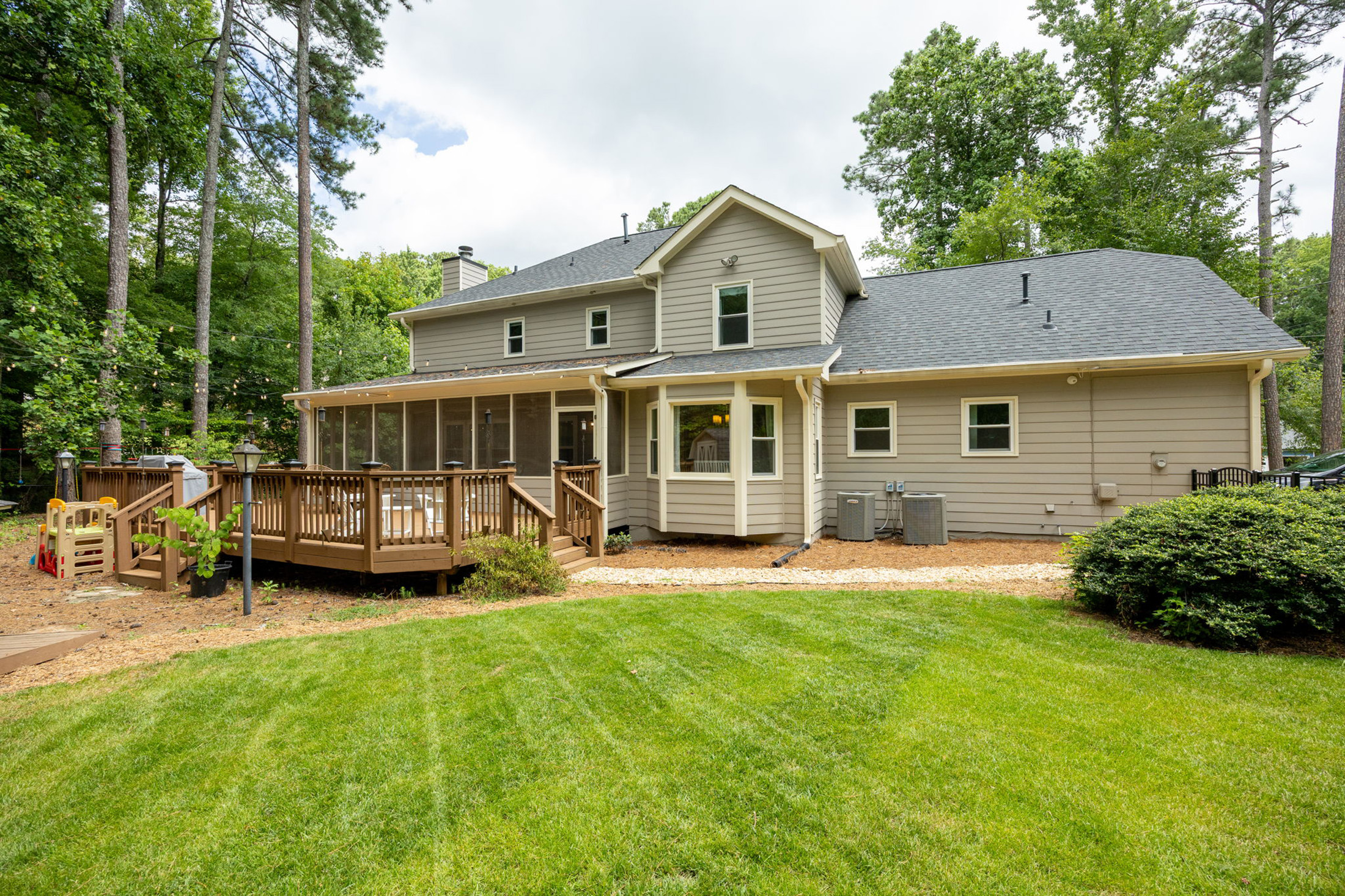  Stunning 5-Bedroom Brick Home in the Heart of East Cobb - 物件實景