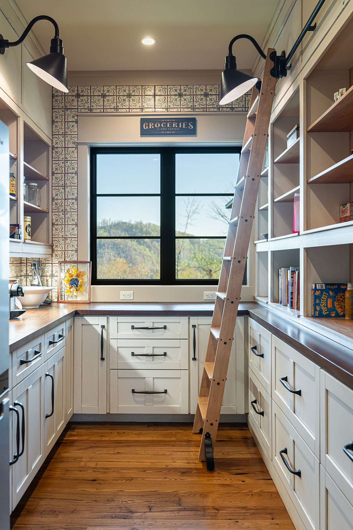  WEAVERVILLE - 物件實景