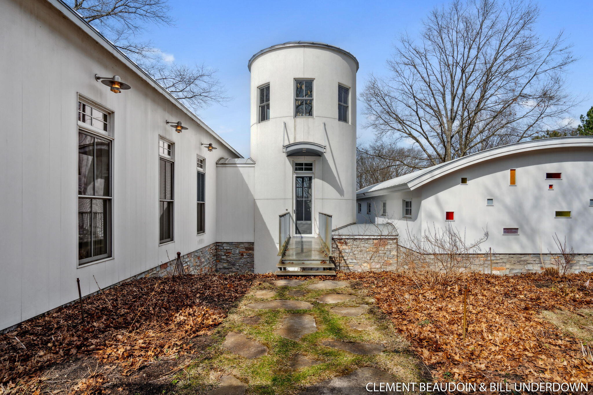 Fennville, Michigan, 49408, United States, 5 Bedrooms Bedrooms, ,7 BathroomsBathrooms,Residential,For Sale,1973707