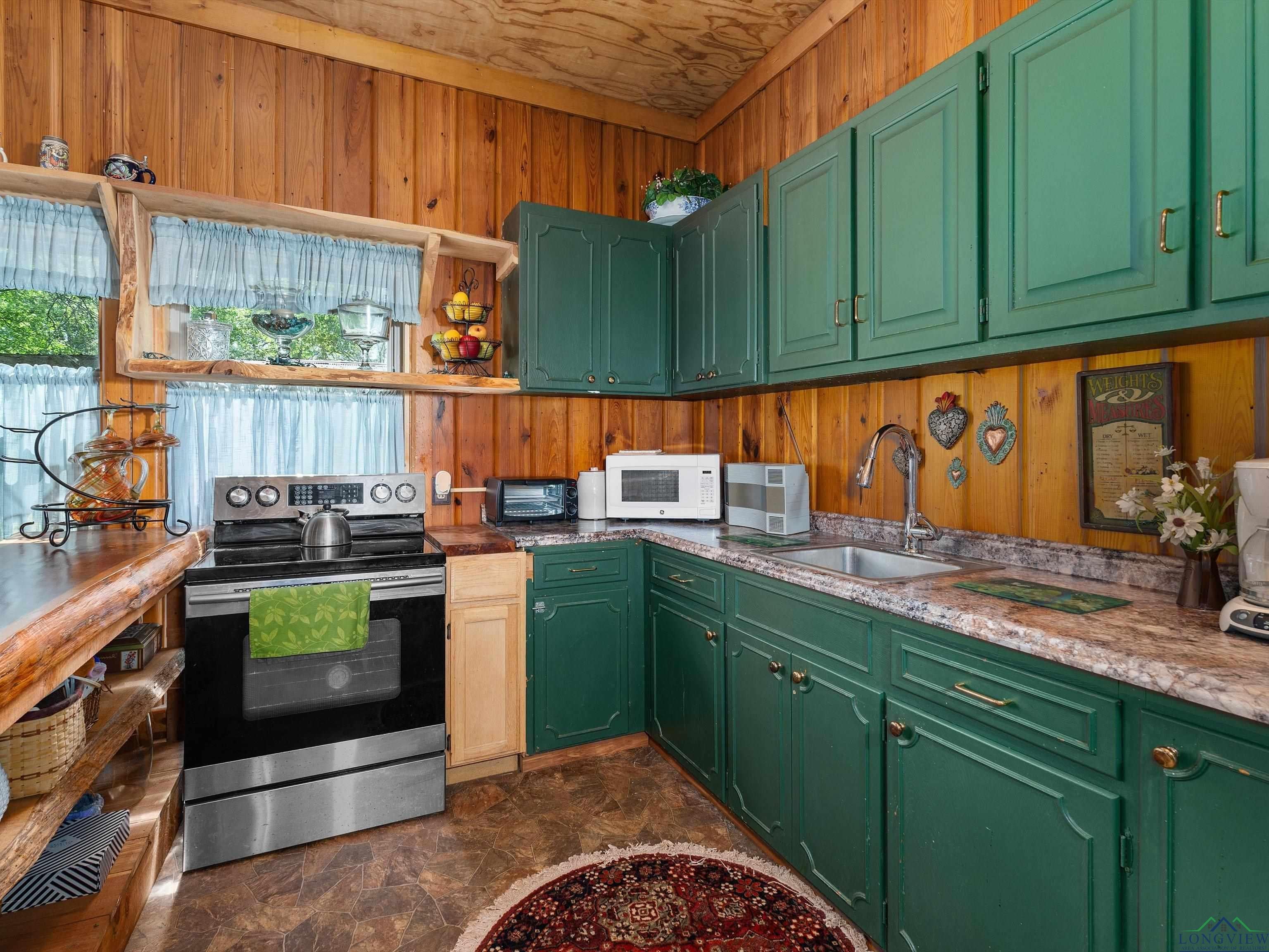 Karnack, Texas, 75661, United States, 3 Bedrooms Bedrooms, ,3 BathroomsBathrooms,Residential,For Sale,1975449