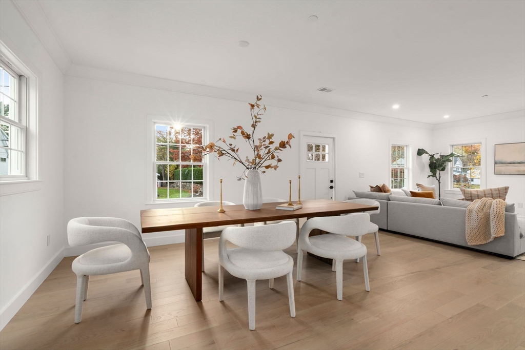 Wellesley, Massachusetts, 02482, United States, 3 Bedrooms Bedrooms, ,4 BathroomsBathrooms,Residential,For Sale,1990974