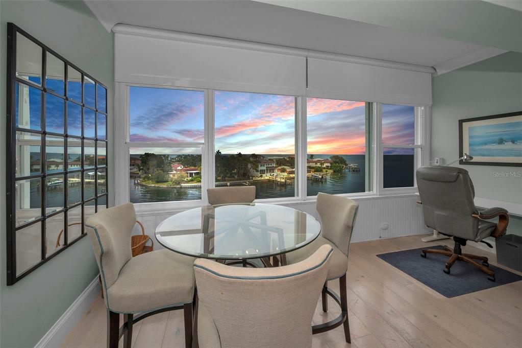 St Petersburg, Florida, 33704, United States, 2 Bedrooms Bedrooms, ,2 BathroomsBathrooms,Residential,For Sale,1989115