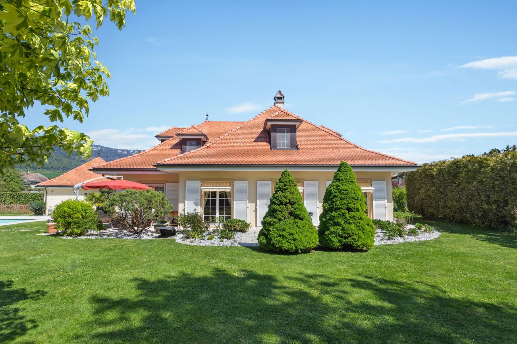  292 m², 6.5-room architect-designed villa on 1,792 m² of land - 物件實景