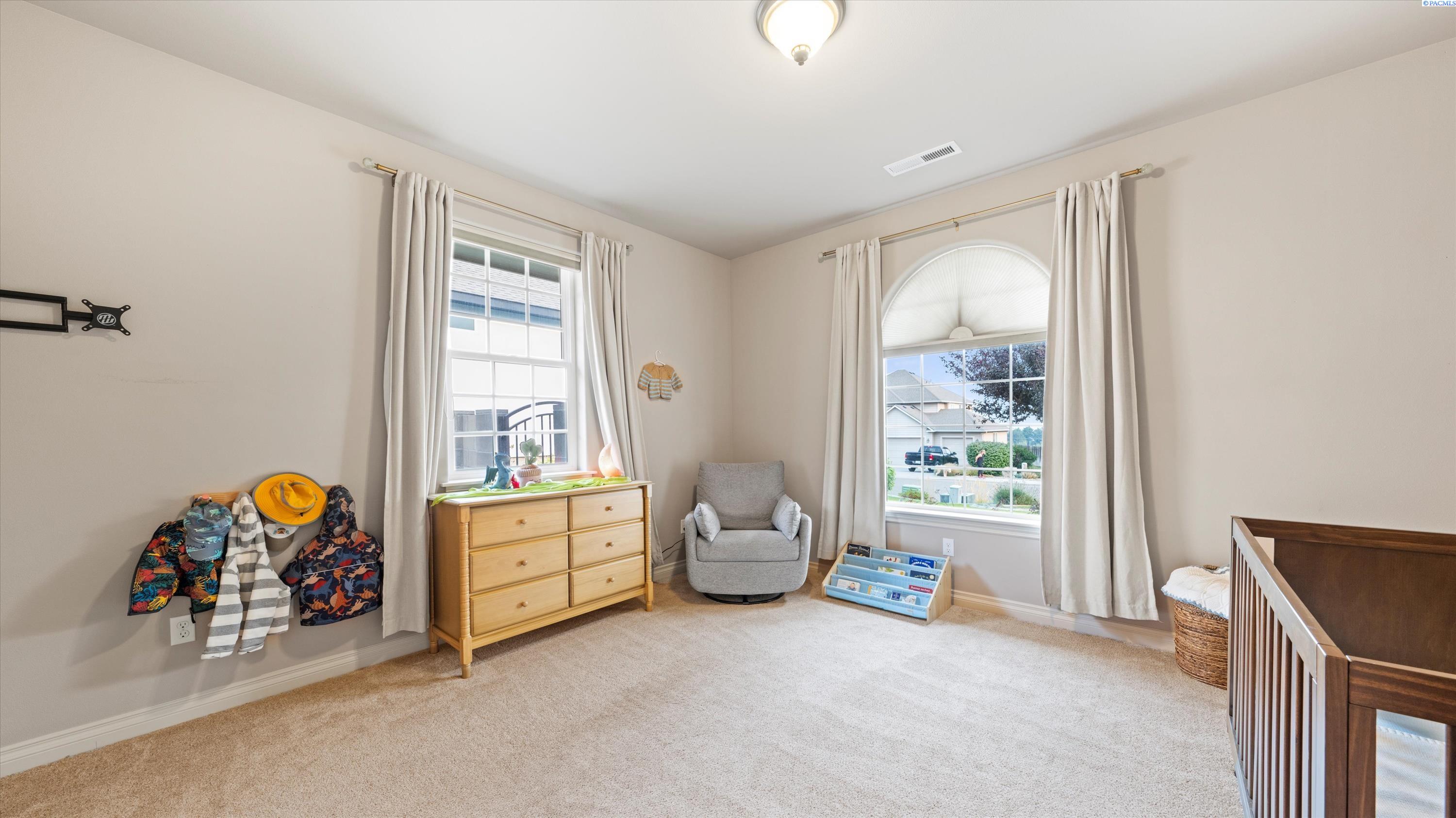 Kennewick, Washington, 99337, United States, 3 Bedrooms Bedrooms, ,2 BathroomsBathrooms,Residential,For Sale,1941817