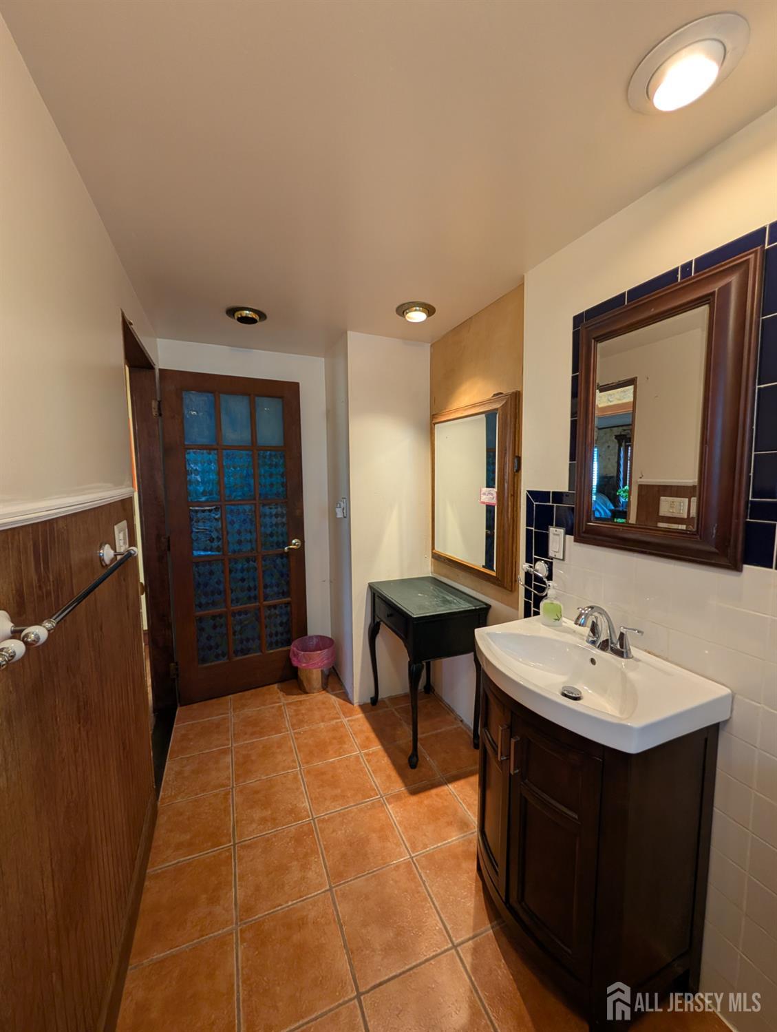 Old Bridge, New Jersey, 08857, United States, 3 Bedrooms Bedrooms, ,2 BathroomsBathrooms,Residential,For Sale,1849014