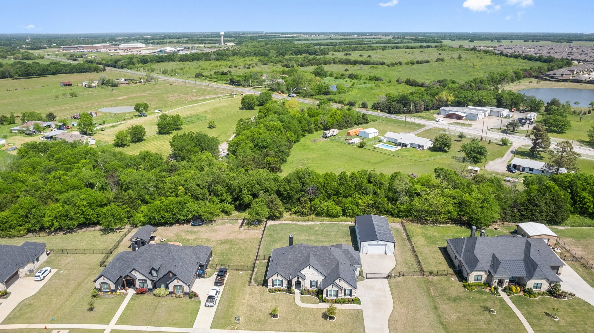 Caddo Mills, Texas, 75135, United States, 4 Bedrooms Bedrooms, ,5 BathroomsBathrooms,Residential,For Sale,1778518