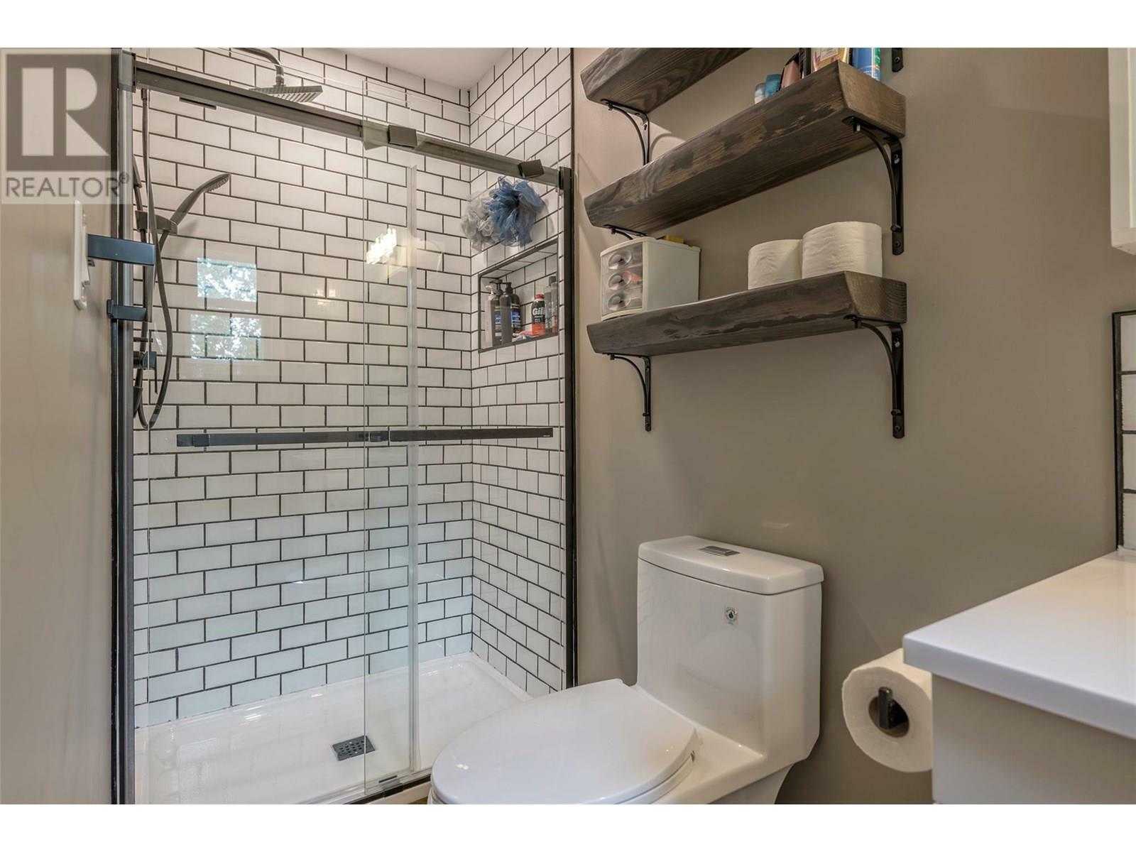 SPALLUMCHEEN, British Columbia, V4Y 0S6, CA, 3 Bedrooms Bedrooms, ,3 BathroomsBathrooms,Residential,For Sale,1874999
