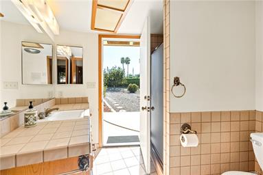 Hemet, California, 92544, United States, 5 Bedrooms Bedrooms, ,3 BathroomsBathrooms,Residential,For Sale,1989117