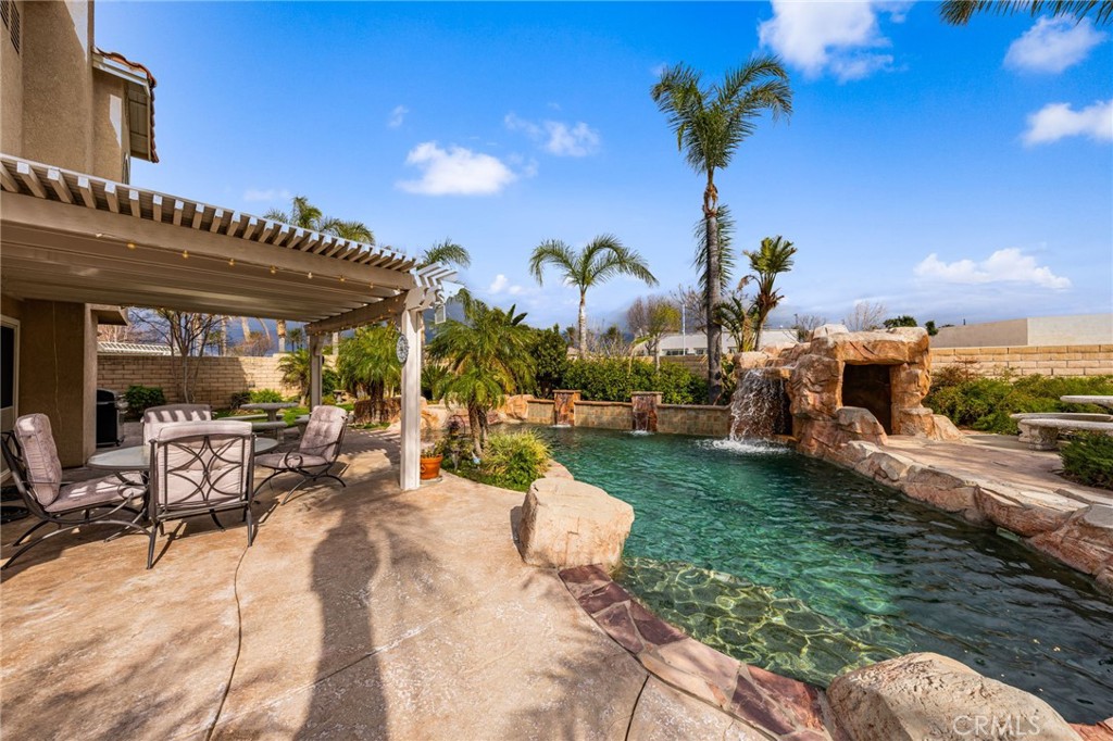 Fontana, California, 92336, United States, 4 Bedrooms Bedrooms, ,3 BathroomsBathrooms,Residential,For Sale,2022235