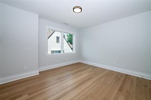 New Rochelle, New York, 10801, United States, 6 Bedrooms Bedrooms, ,5 BathroomsBathrooms,Residential,For Sale,1980613