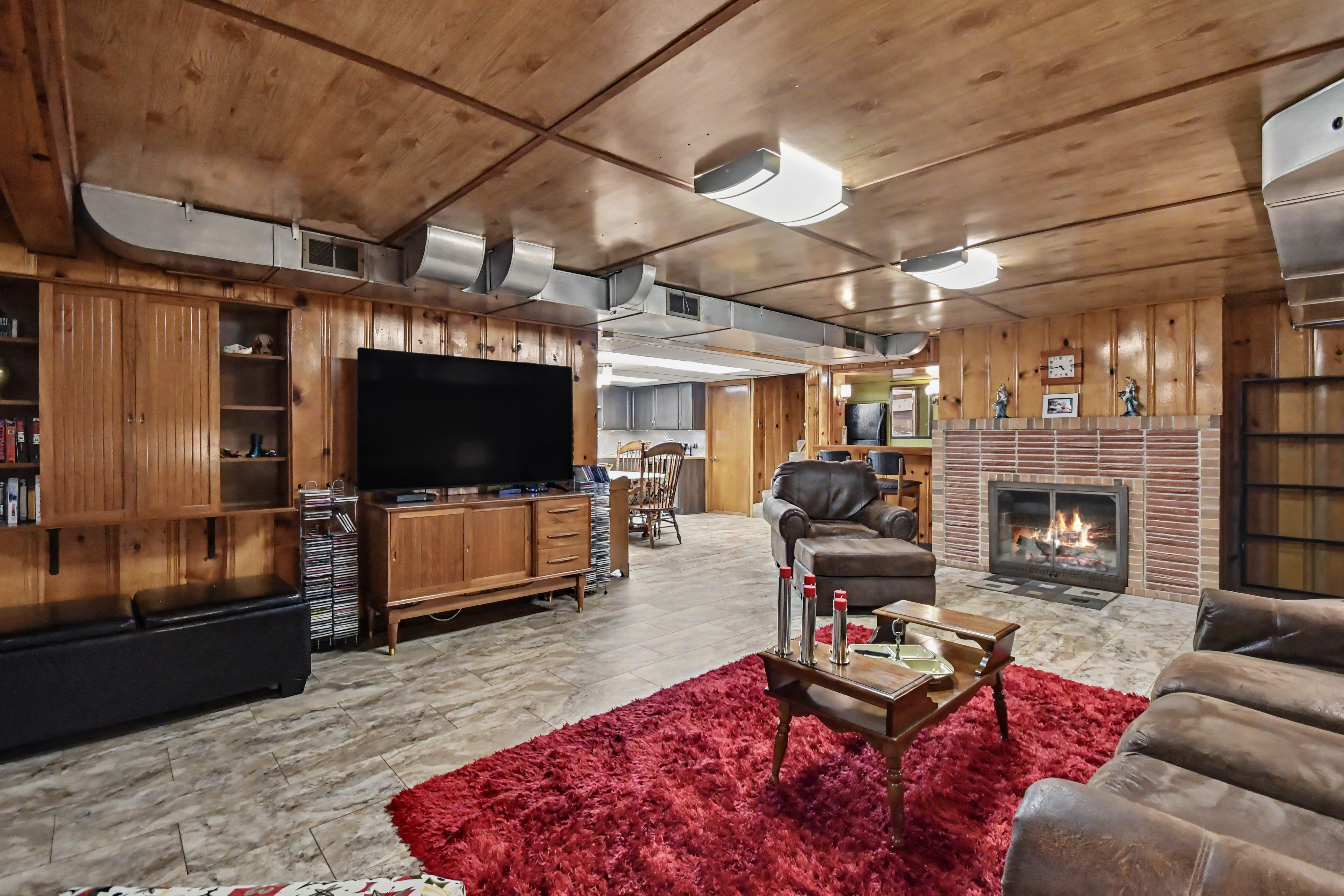  You’ll fall in love with this charming midcentury ranch. - 物件實景