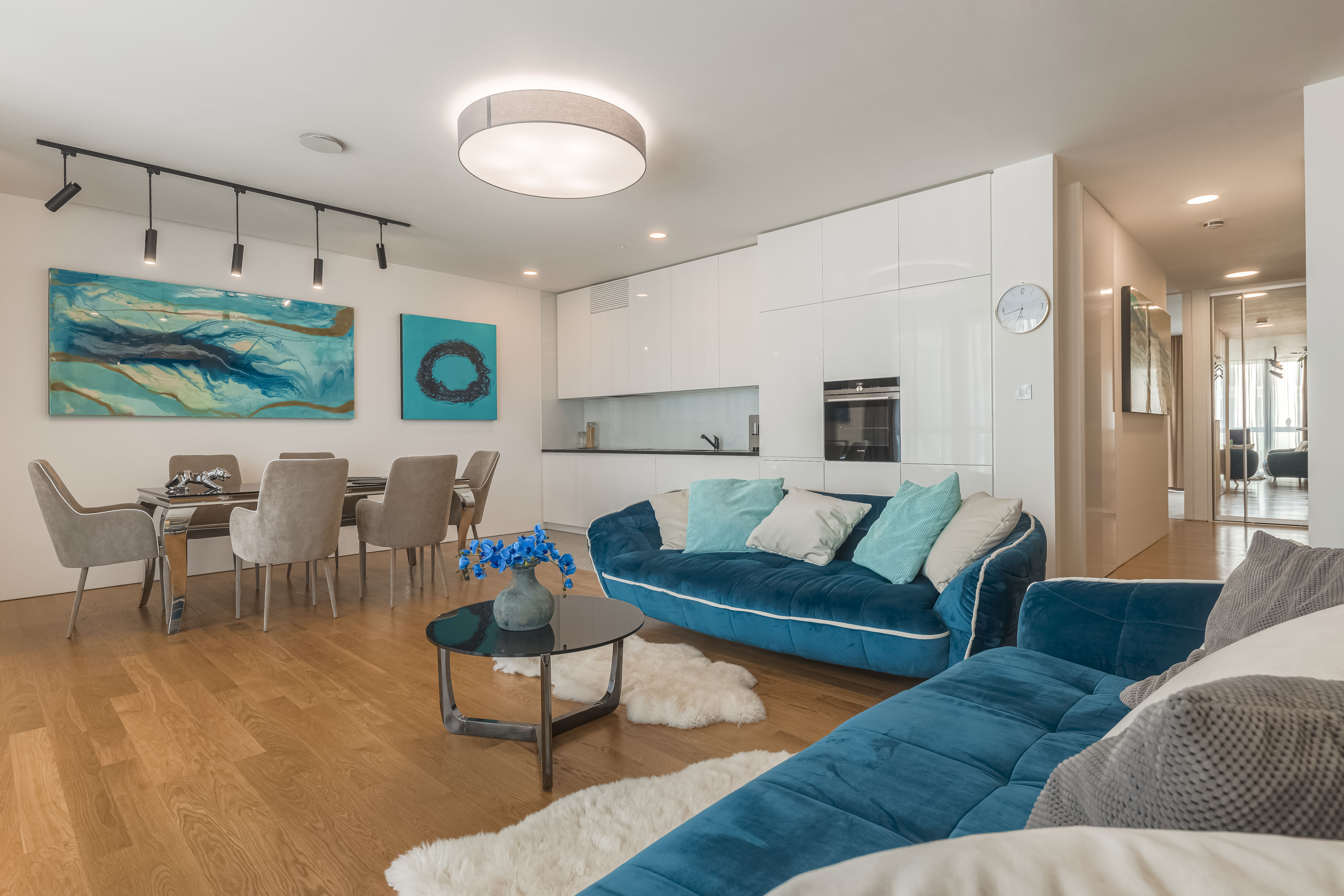  Design apartment in V Tower residence with balcony, - 物件實景