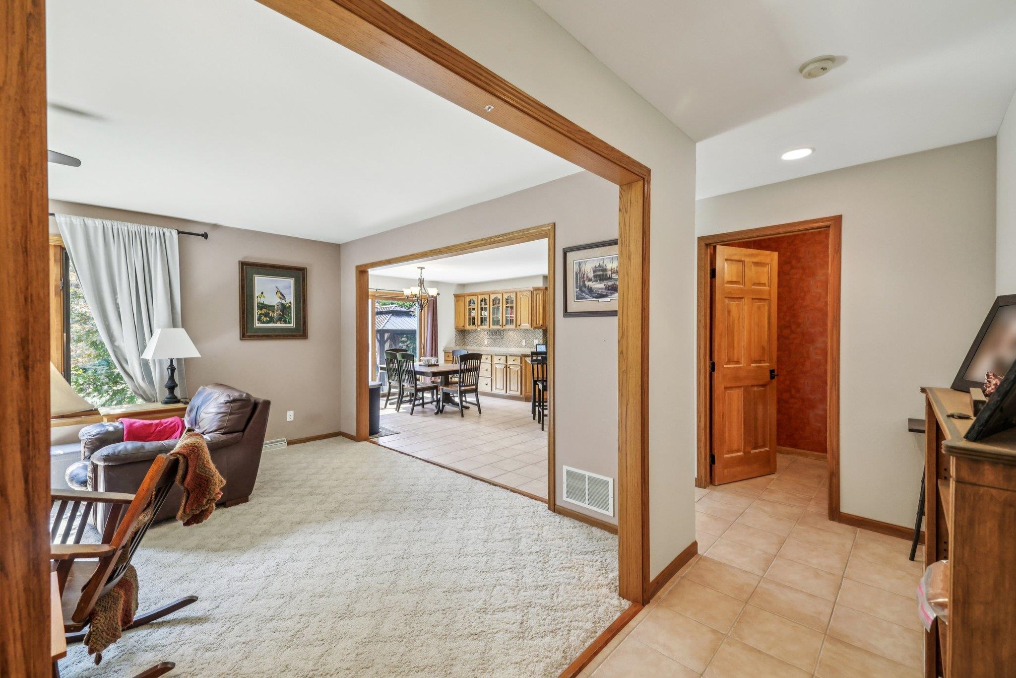 Portage, Wisconsin, 53901, United States, 4 Bedrooms Bedrooms, ,5 BathroomsBathrooms,Residential,For Sale,1976177