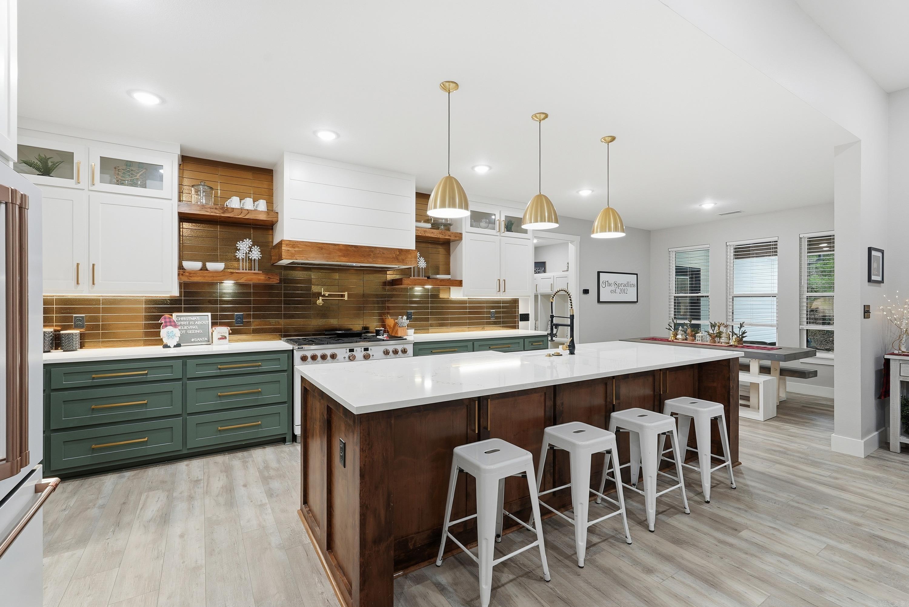 Morrilton, Arkansas, 72110, United States, 3 Bedrooms Bedrooms, ,4 BathroomsBathrooms,Residential,For Sale,2003394