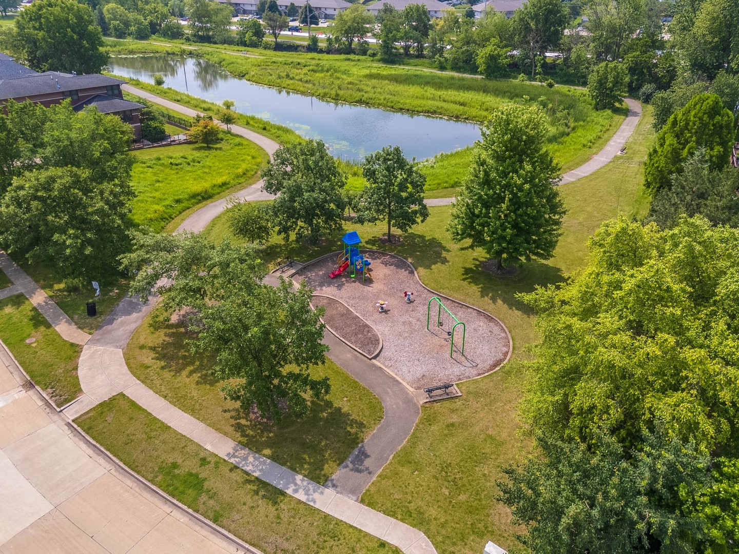 Bloomington, Illinois, 61704, United States, 4 Bedrooms Bedrooms, ,4 BathroomsBathrooms,Residential,For Sale,1957101