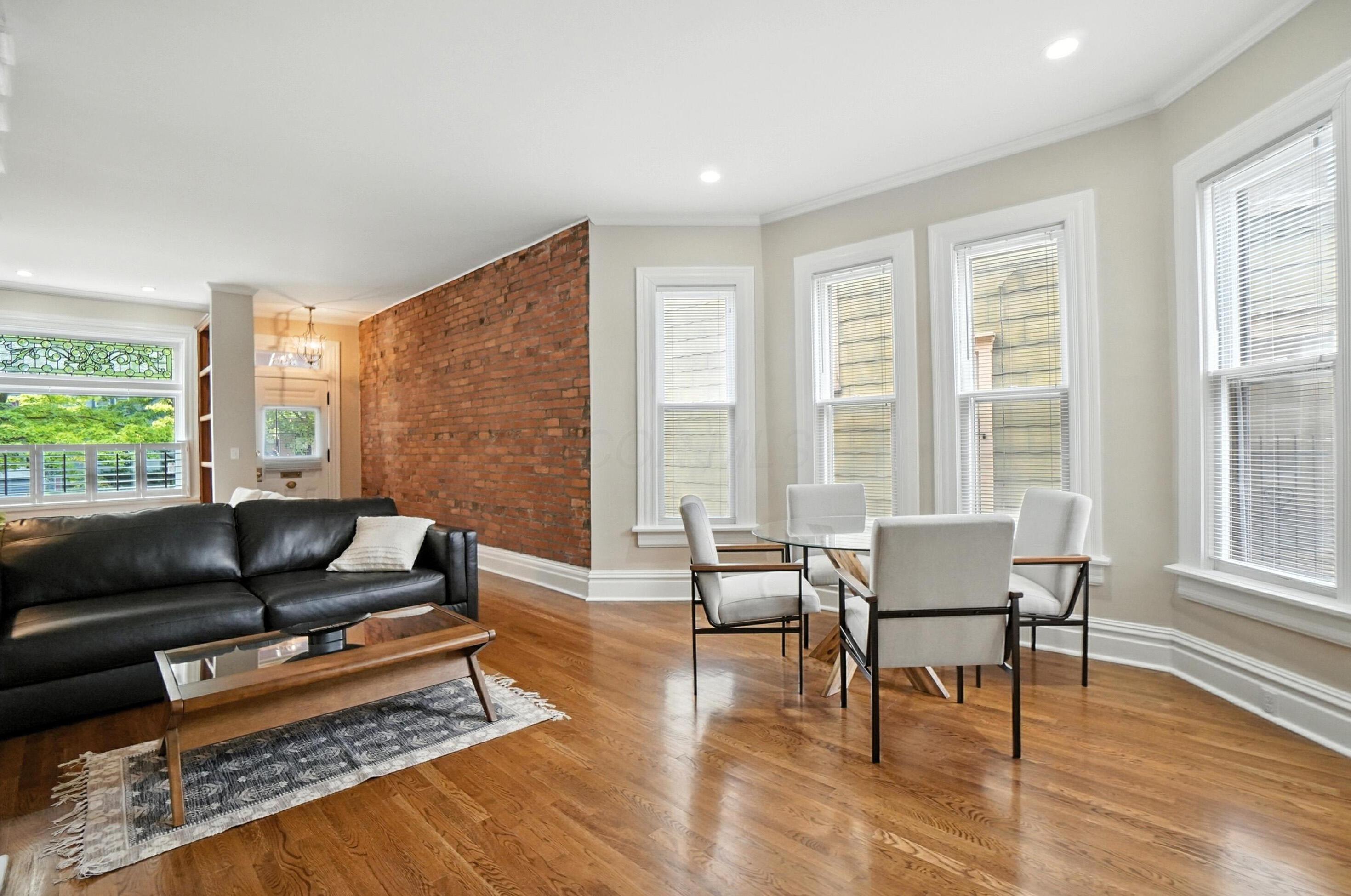 Columbus, Ohio, 43201, United States, 3 Bedrooms Bedrooms, ,4 BathroomsBathrooms,Residential,For Sale,1903753