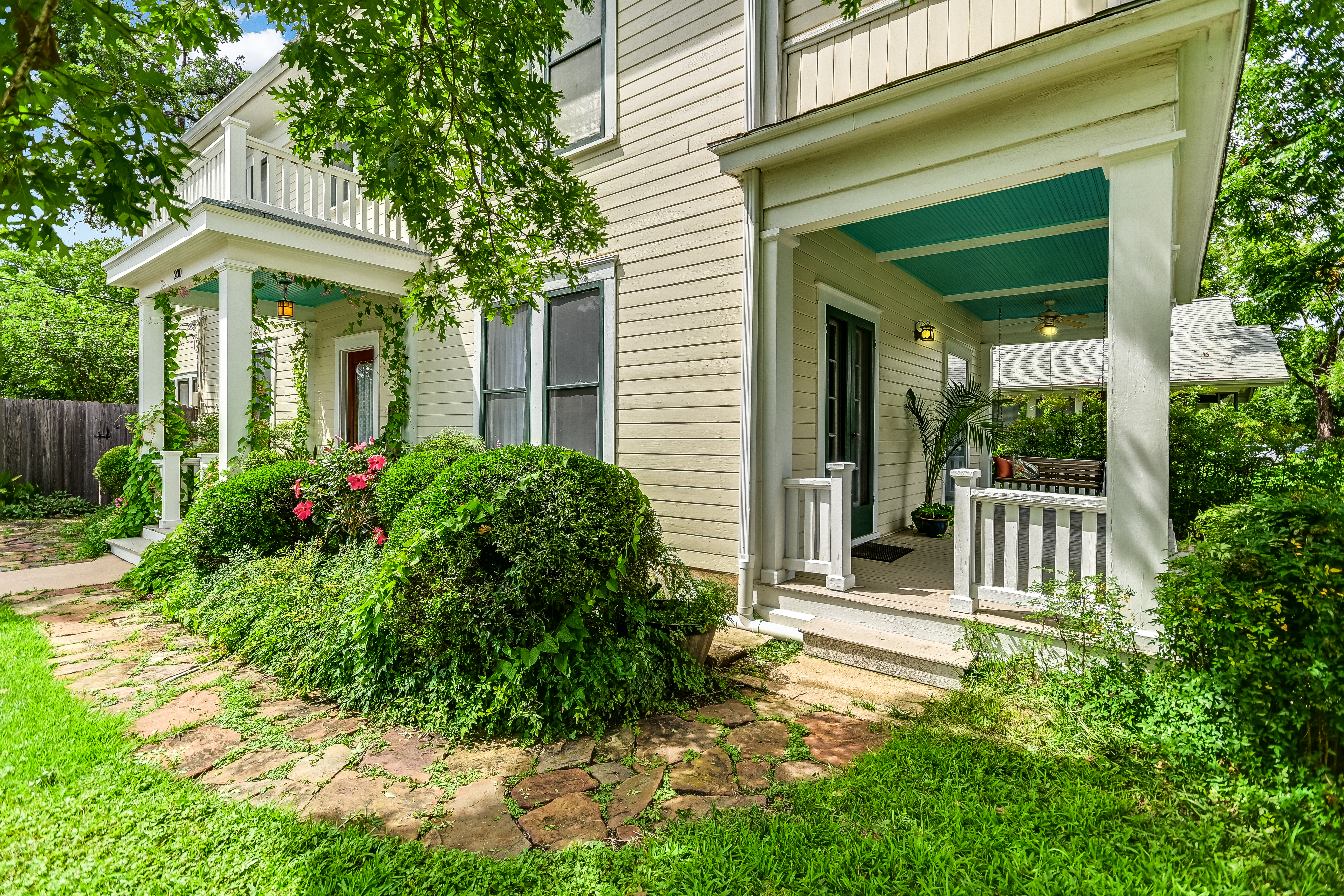  1922 Colonial Revival in Historic Hyde Park Neighborhood - 物件實景