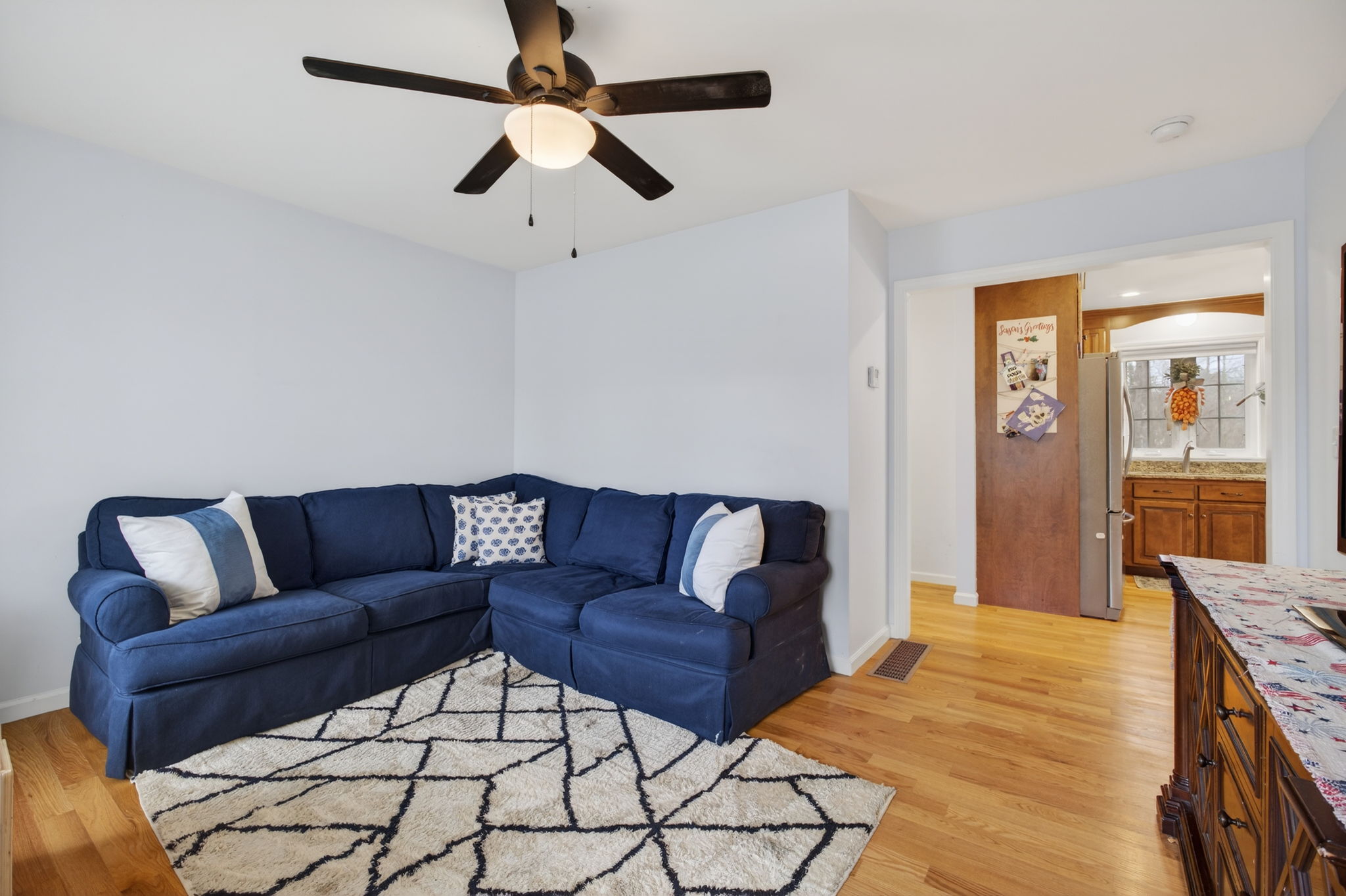  Stylish Cape  Home Offers a Charming Open Concept - 物件實景