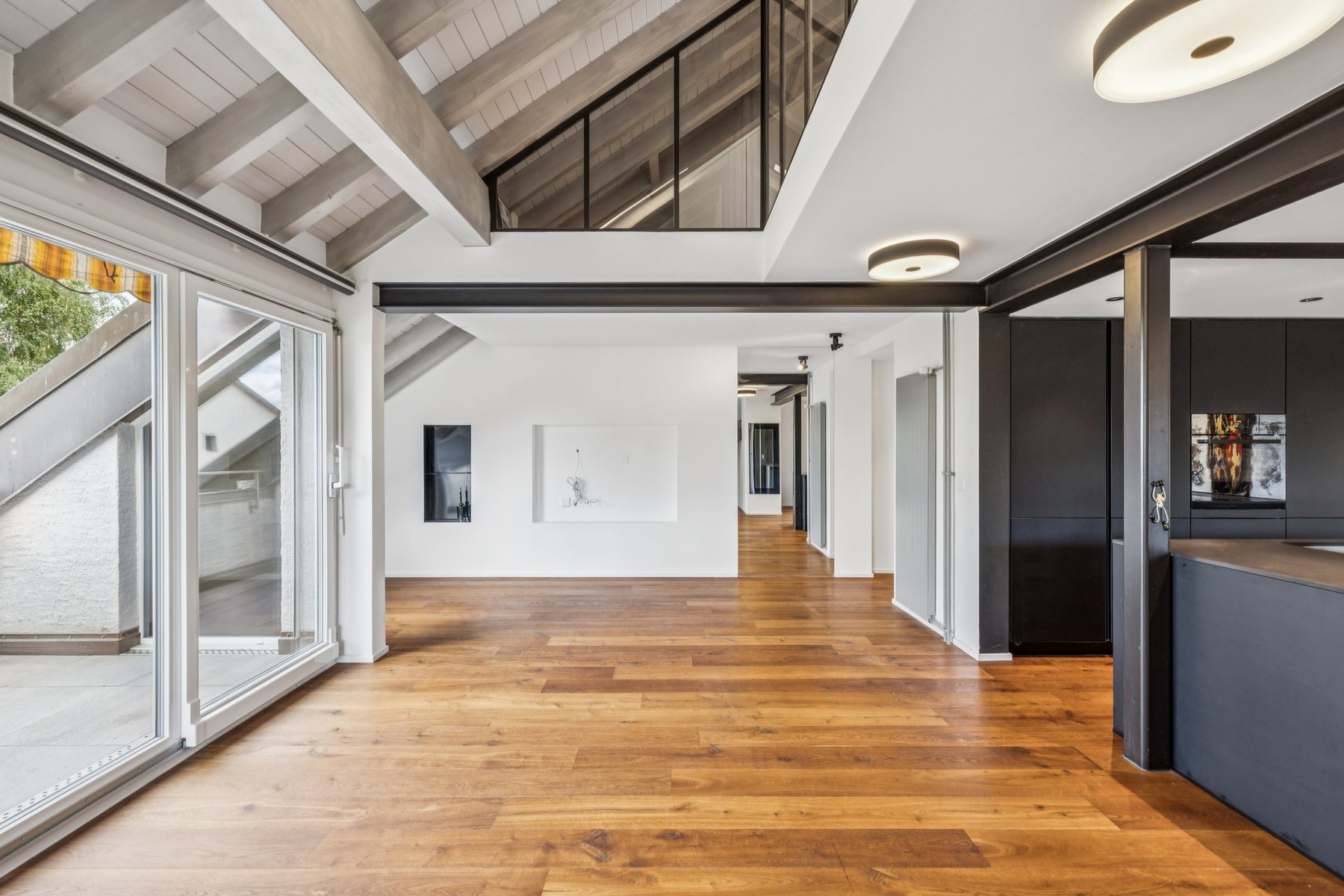  STUNNING, RENOVATED DUPLEX WITH LOTS OF CHARACTER - 物件實景