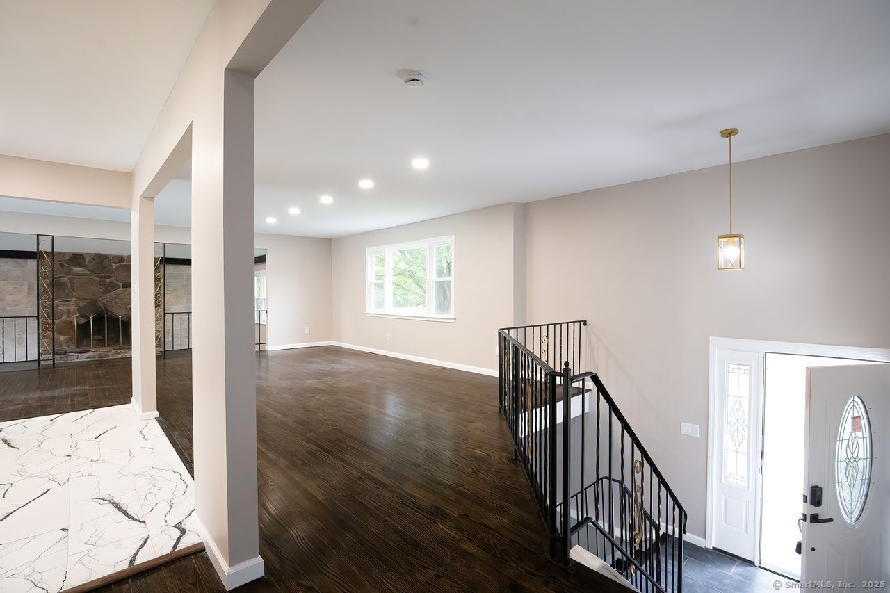 Monroe, Connecticut, 06468, United States, 5 Bedrooms Bedrooms, ,3 BathroomsBathrooms,Residential,For Sale,1907452