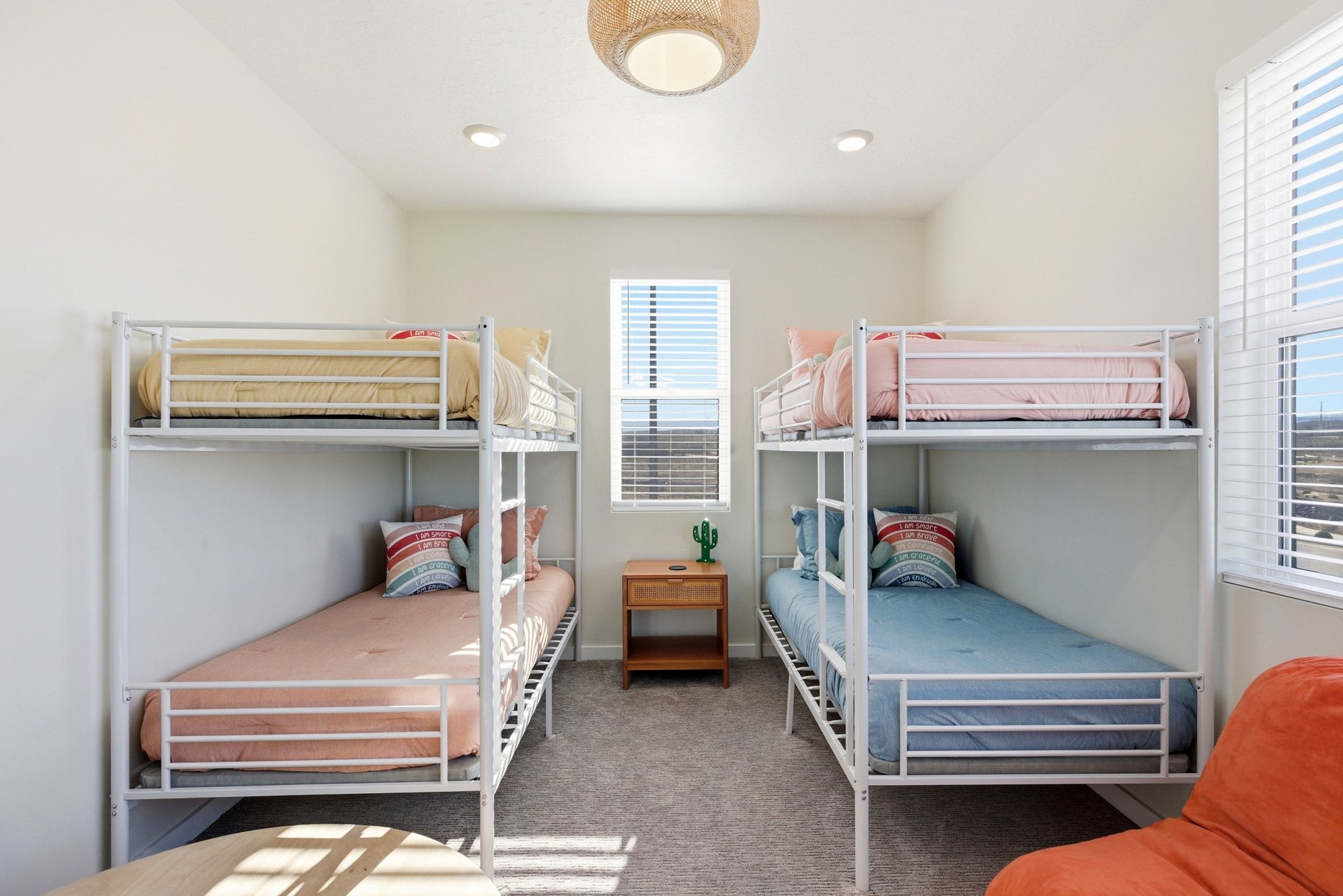  Top-Floor Desert Color Retreat With Lagoon Access & Views - 物件實景