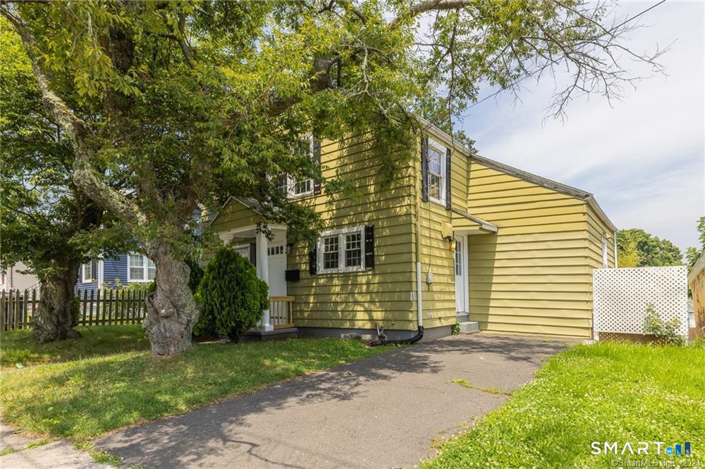 Ezra St, Bridgeport, CT 06606 #1
