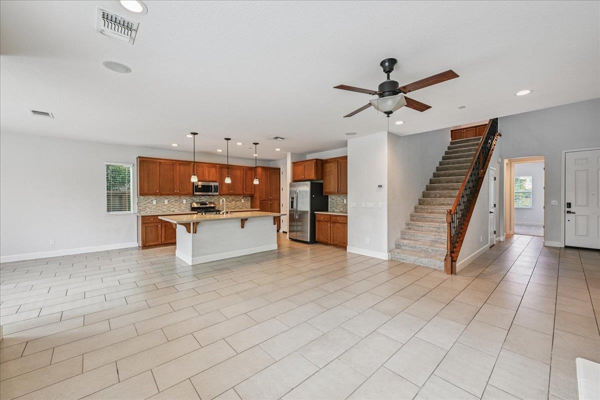 Folsom, California, 95630, United States, 4 Bedrooms Bedrooms, ,3 BathroomsBathrooms,Residential,For Sale,1948899
