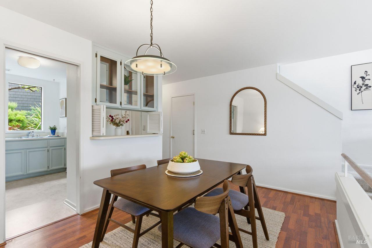 Sausalito, California, 94965, United States, 3 Bedrooms Bedrooms, ,3 BathroomsBathrooms,Residential,For Sale,1990897