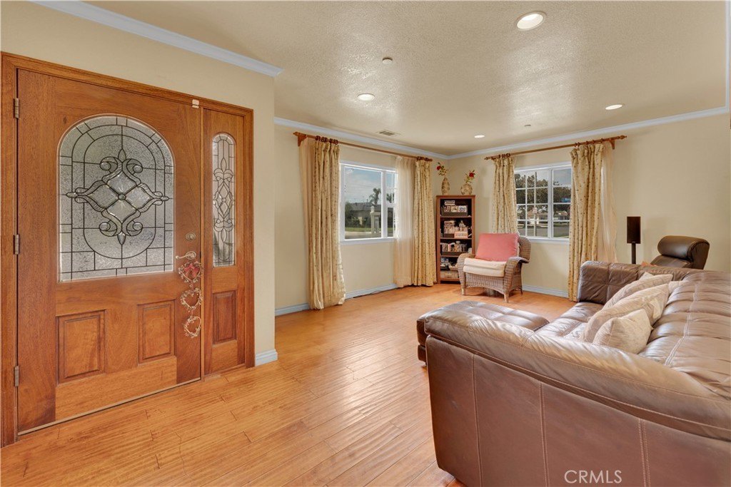 Downey, California, 90242, United States, 3 Bedrooms Bedrooms, ,2 BathroomsBathrooms,Residential,For Sale,1938023