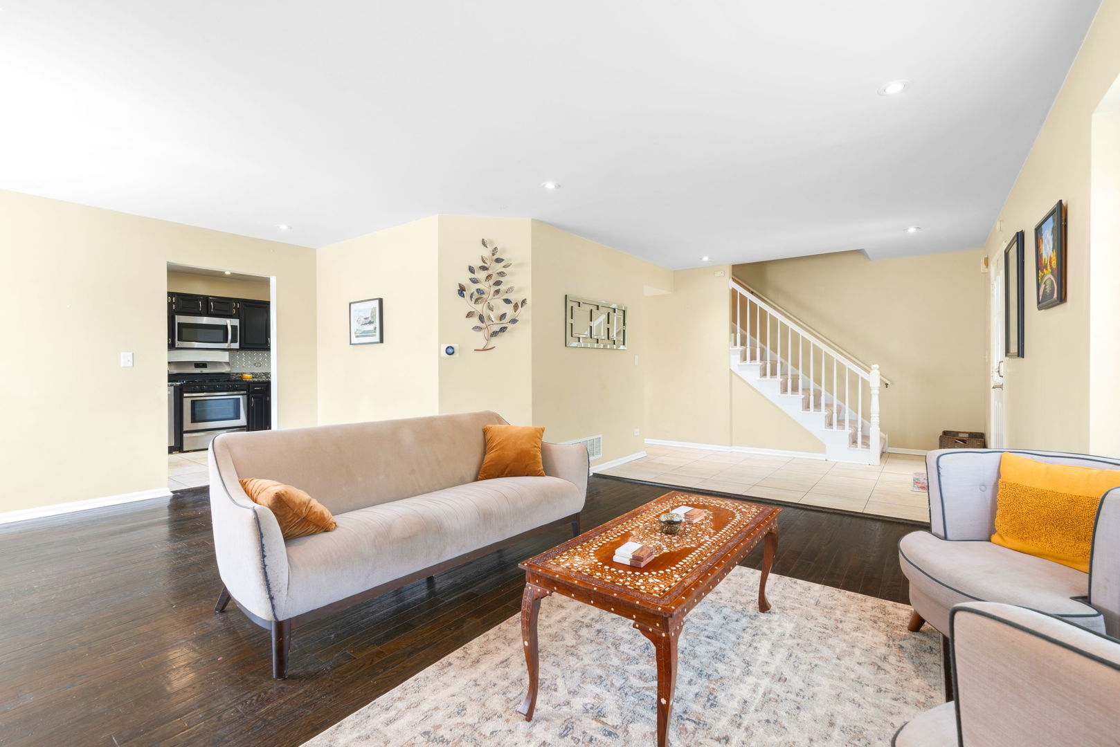 Carol Stream, Illinois, 60188, United States, 4 Bedrooms Bedrooms, ,4 BathroomsBathrooms,Residential,For Sale,1903494