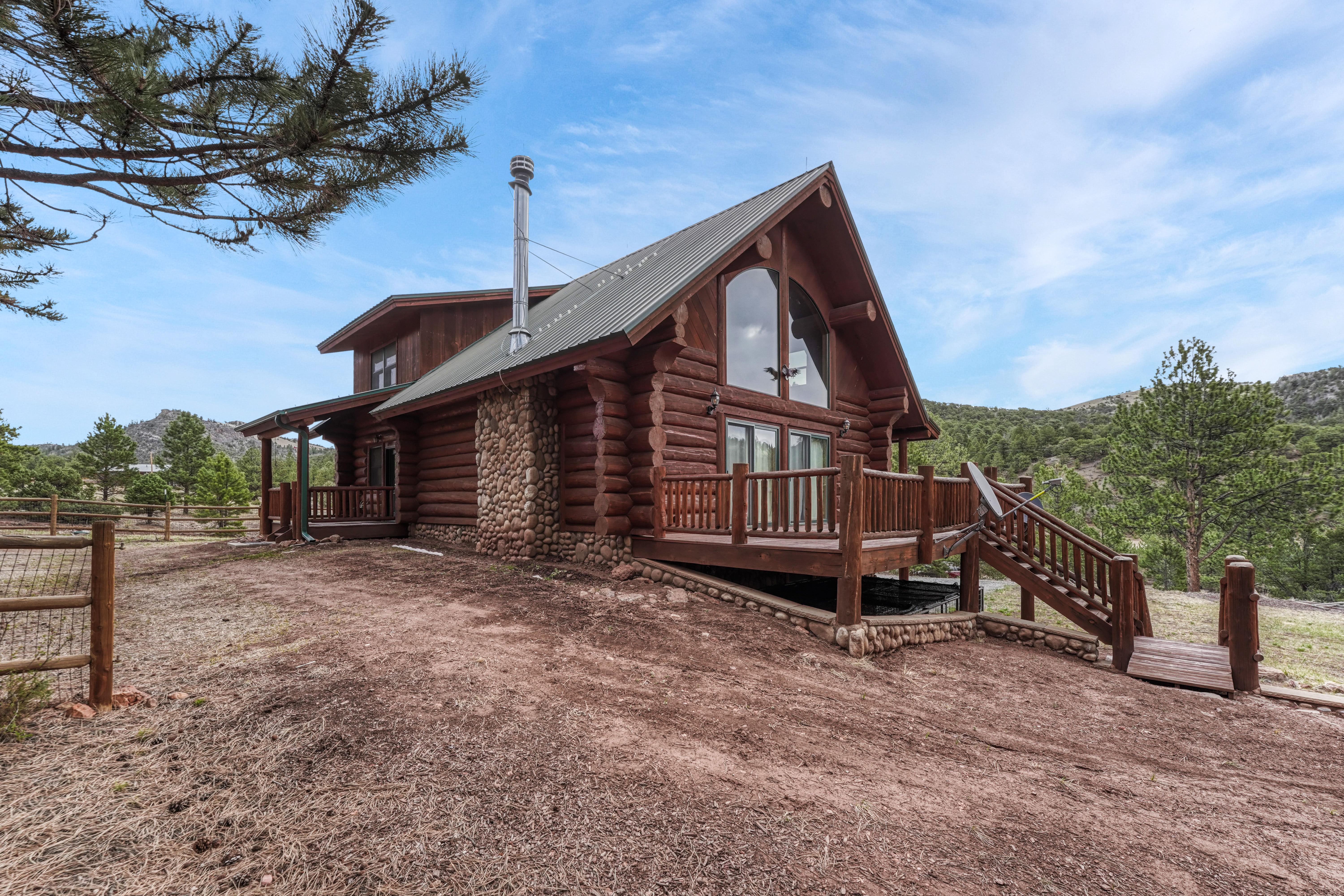  Spectacular 119 acre ranch tucked into a scenic mountain valley - 物件實景