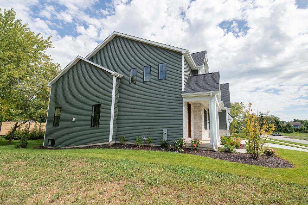 Valparaiso, Indiana, 46383, United States, 4 Bedrooms Bedrooms, ,4 BathroomsBathrooms,Residential,For Sale,1877914