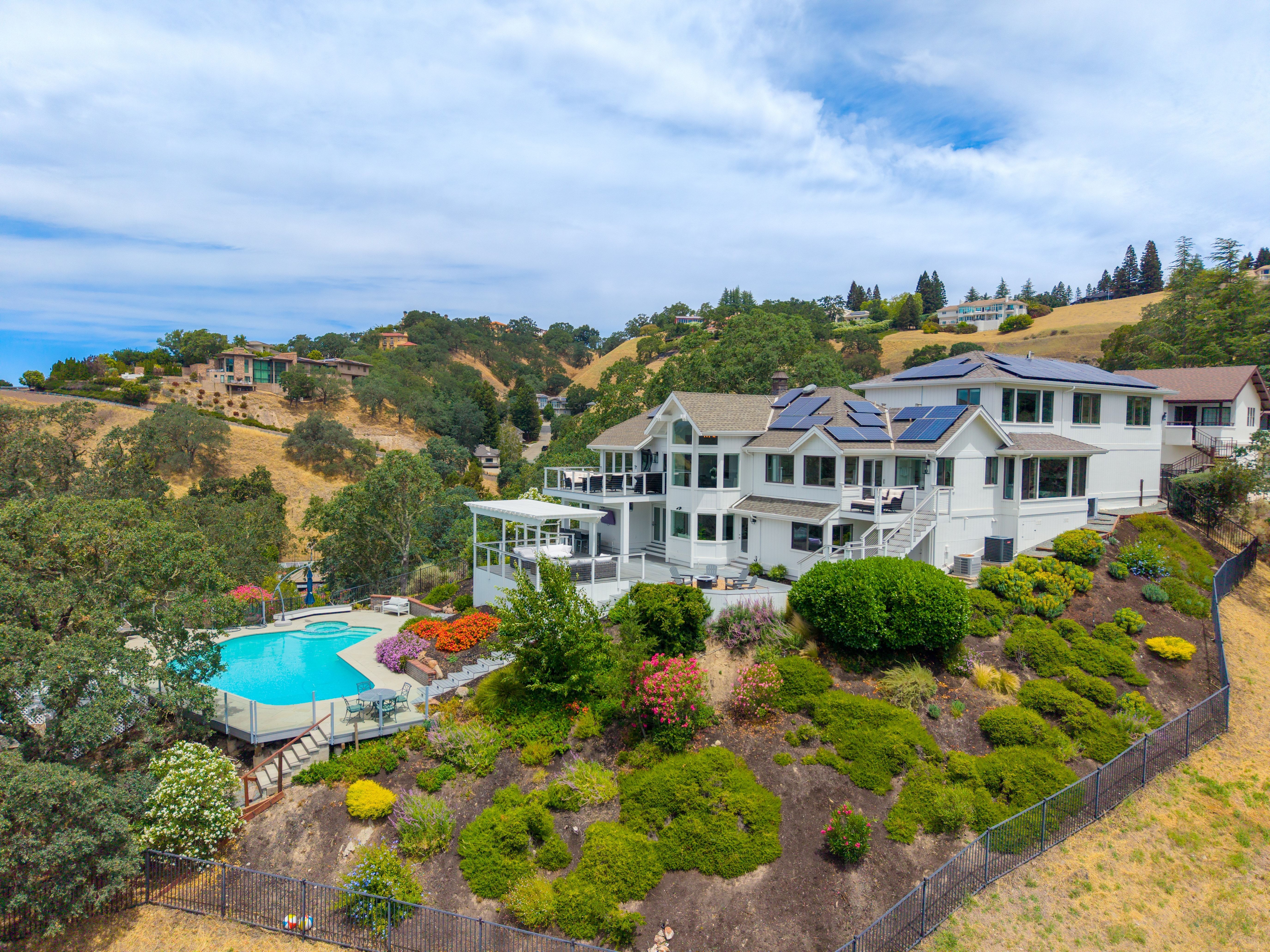  Sweeping Fairway Views Meet Rare Outdoor Living - 物件實景