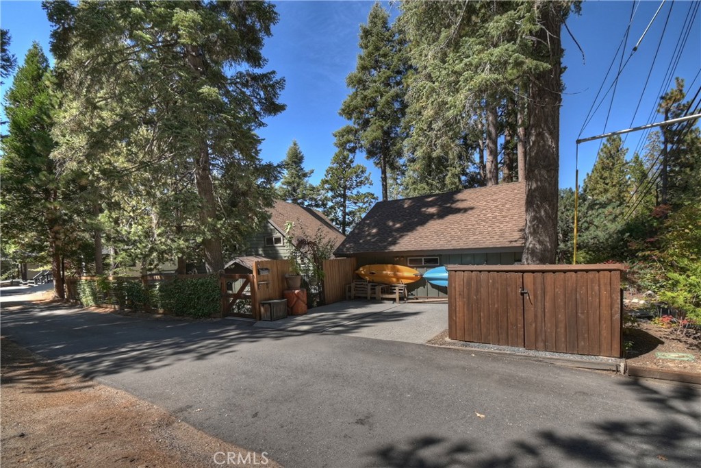 Lake Arrowhead, California, 92352, United States, 3 Bedrooms Bedrooms, ,1 BathroomBathrooms,Residential,For Sale,1988243