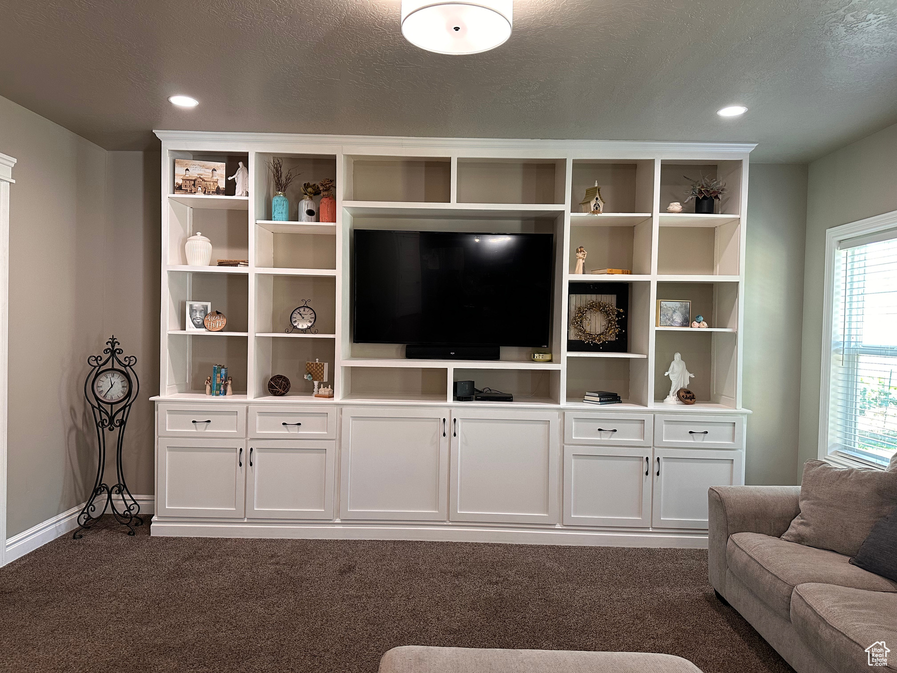 Roosevelt, Utah, 84066, United States, 6 Bedrooms Bedrooms, ,3 BathroomsBathrooms,Residential,For Sale,1976583