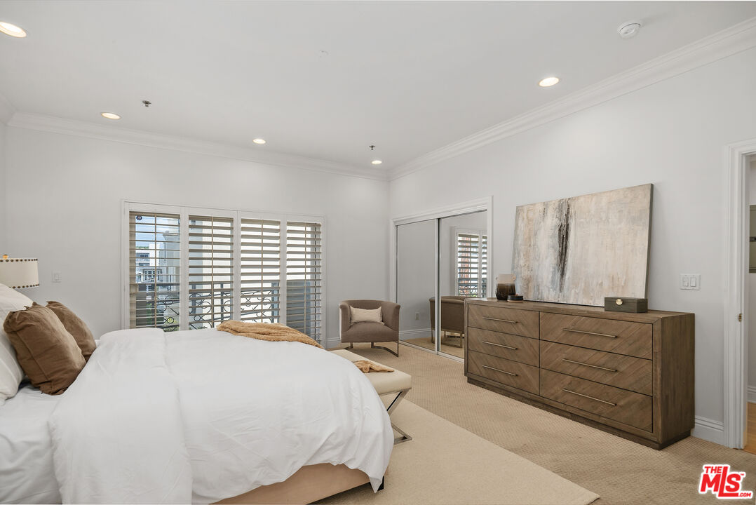 Los Angeles, California, 90049, United States, 3 Bedrooms Bedrooms, ,3 BathroomsBathrooms,Residential,For Sale,1876158