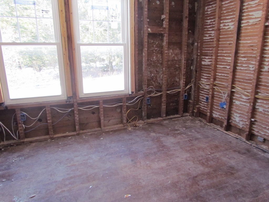 Lunenburg, Massachusetts, 01462, United States, 3 Bedrooms Bedrooms, ,3 BathroomsBathrooms,Residential,For Sale,1967616