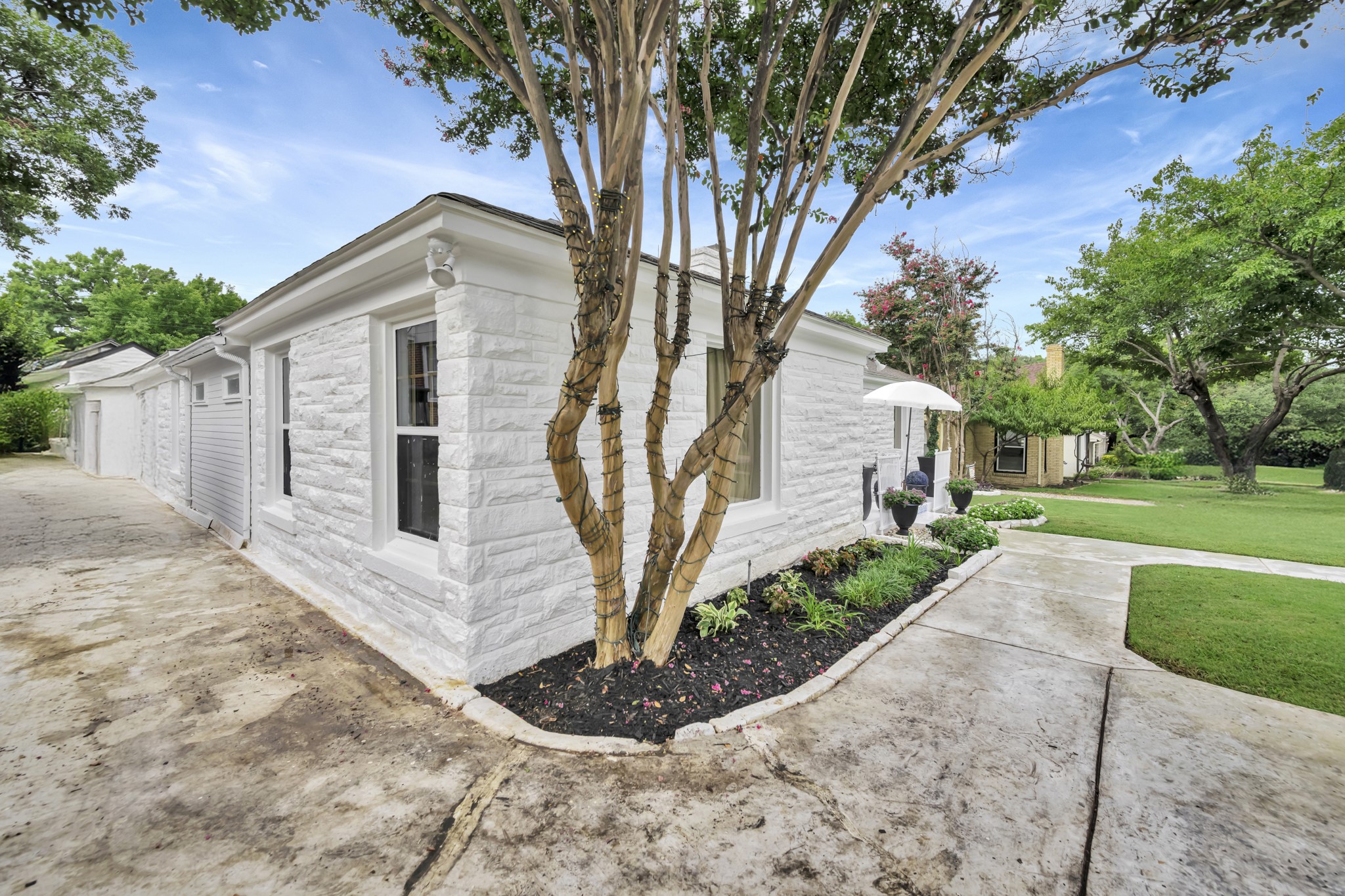 Fort Worth, Texas, 76109, United States, 4 Bedrooms Bedrooms, ,2 BathroomsBathrooms,Residential,For Sale,1938539