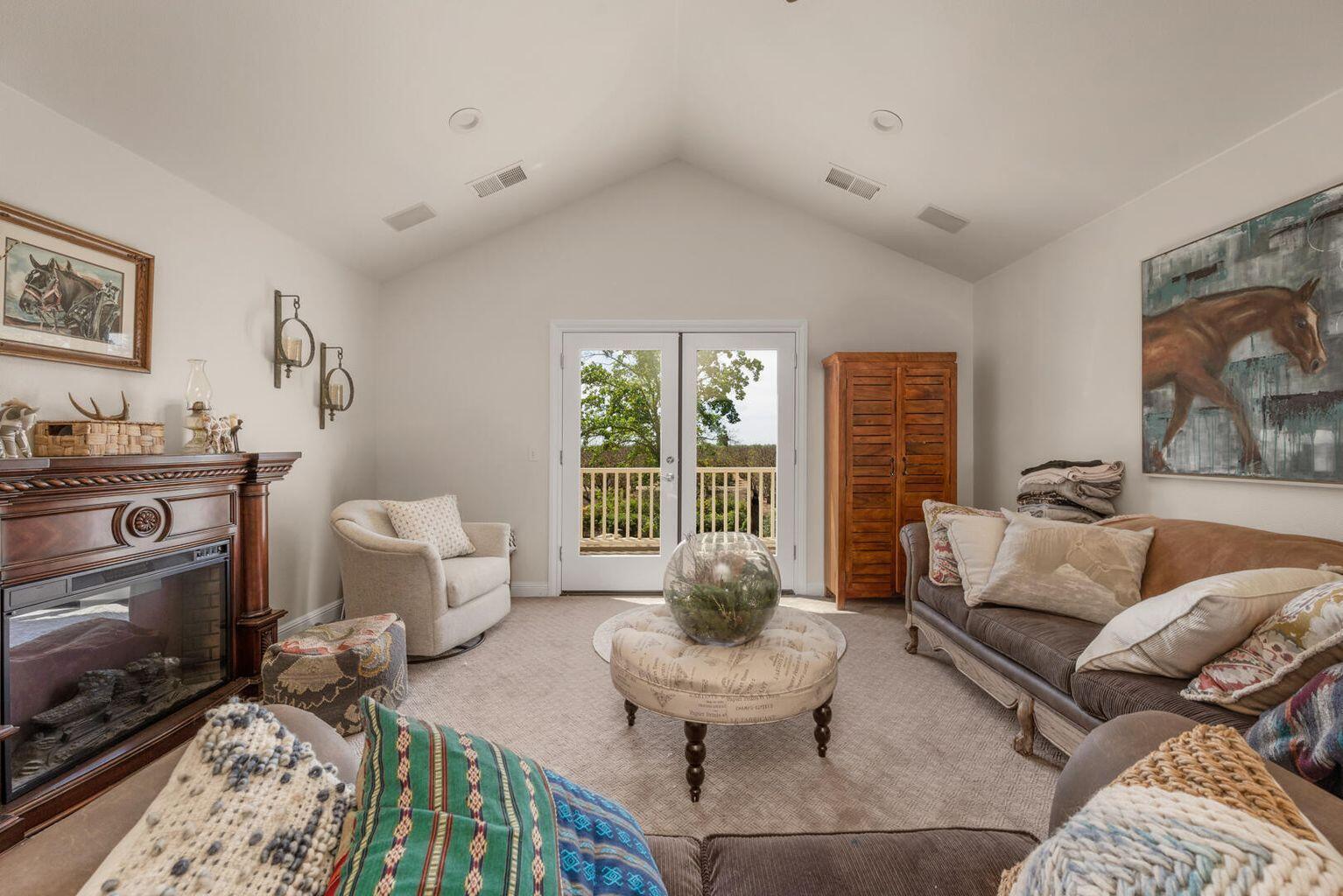 Exeter, California, 93221, United States, 4 Bedrooms Bedrooms, ,5 BathroomsBathrooms,Residential,For Sale,1981903