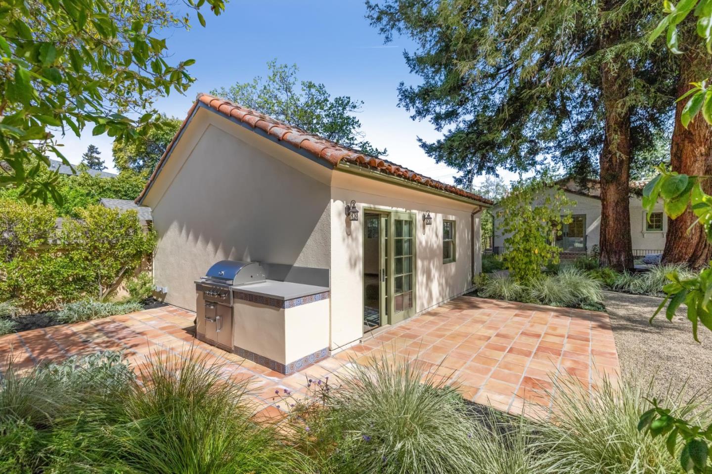 Menlo Park, California, 94025, United States, 4 Bedrooms Bedrooms, ,3 BathroomsBathrooms,Residential,For Sale,1901021