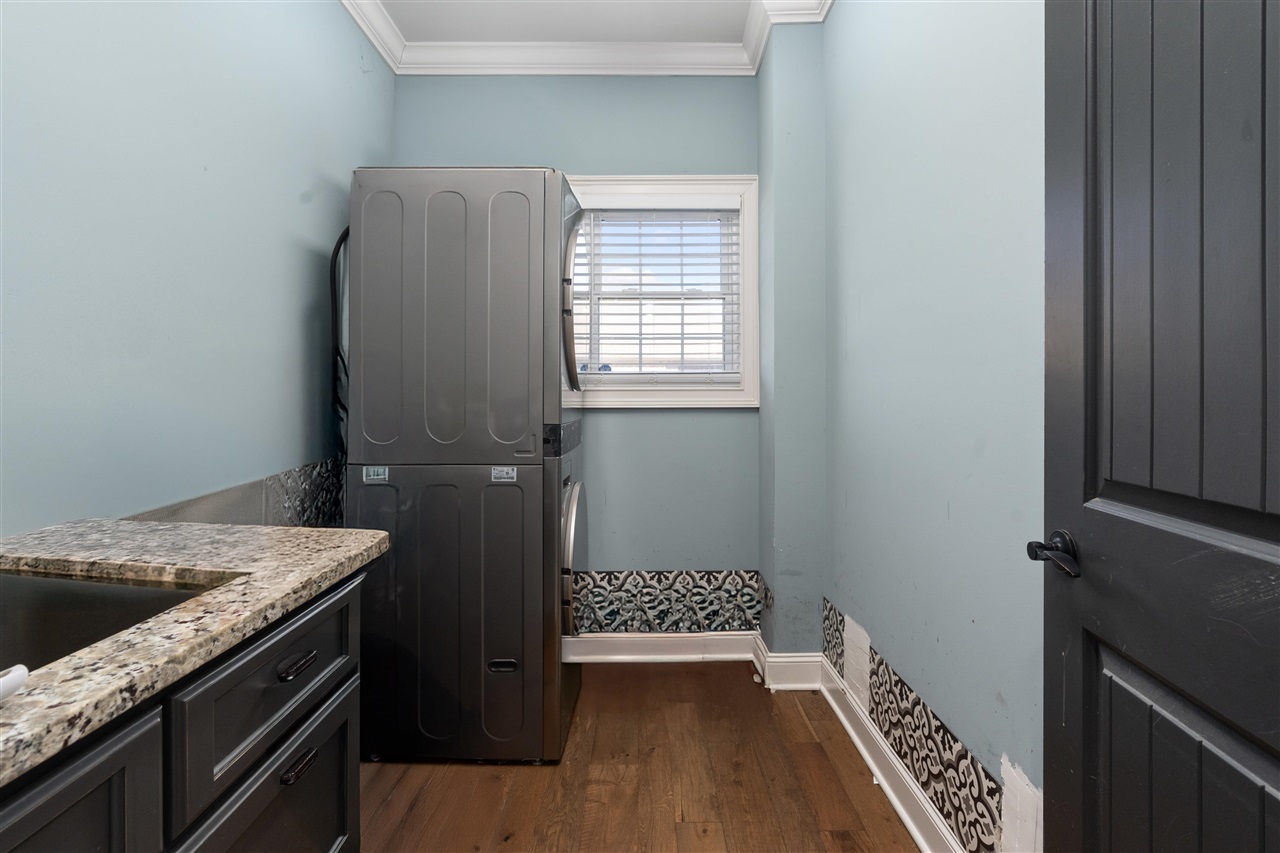 Alvaton, Kentucky, 42122, United States, 5 Bedrooms Bedrooms, ,4 BathroomsBathrooms,Residential,For Sale,1939177